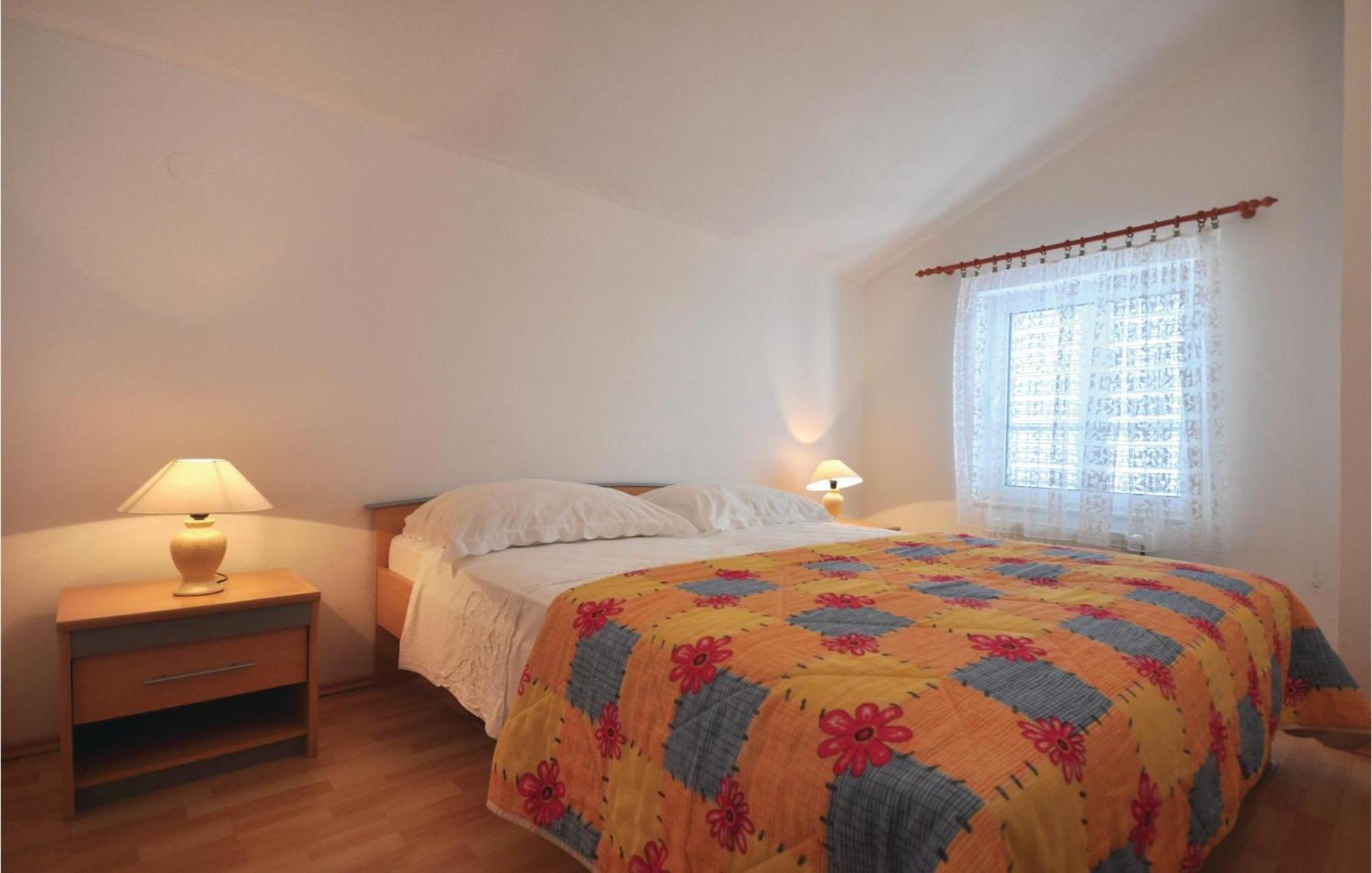 Lovely Apartment In Trogir With Kitchen 외부 사진