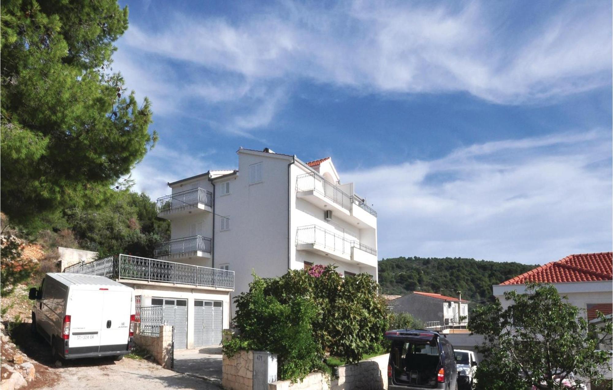 Lovely Apartment In Trogir With Kitchen 외부 사진